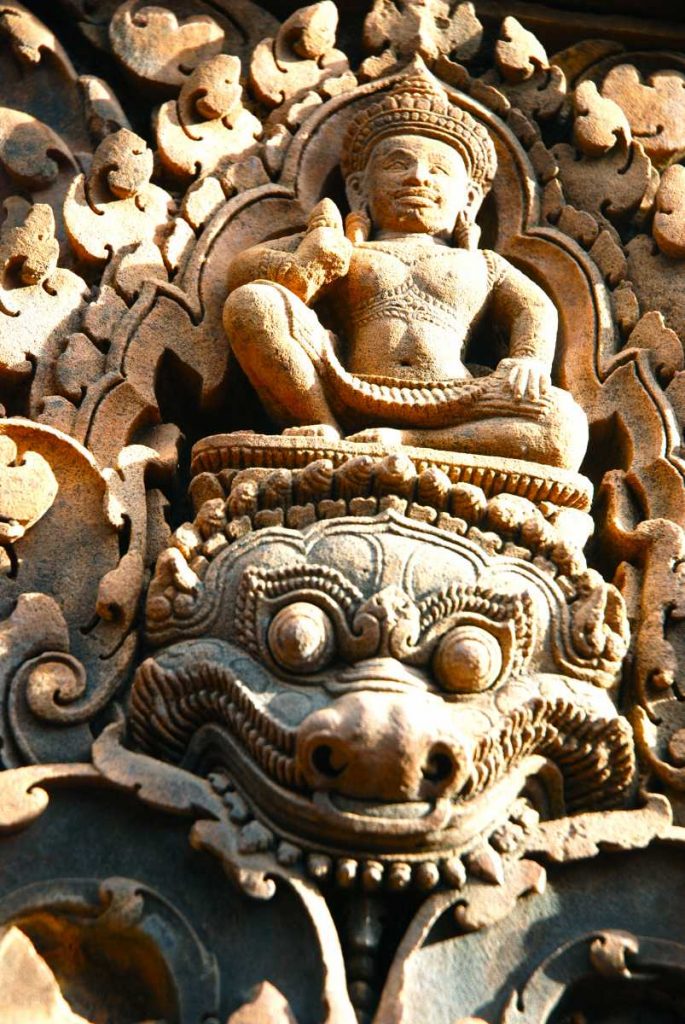 Cambodge - Angkor - Kala, gardien spirituel des temples d'Angkor, ici Banteay Srei.