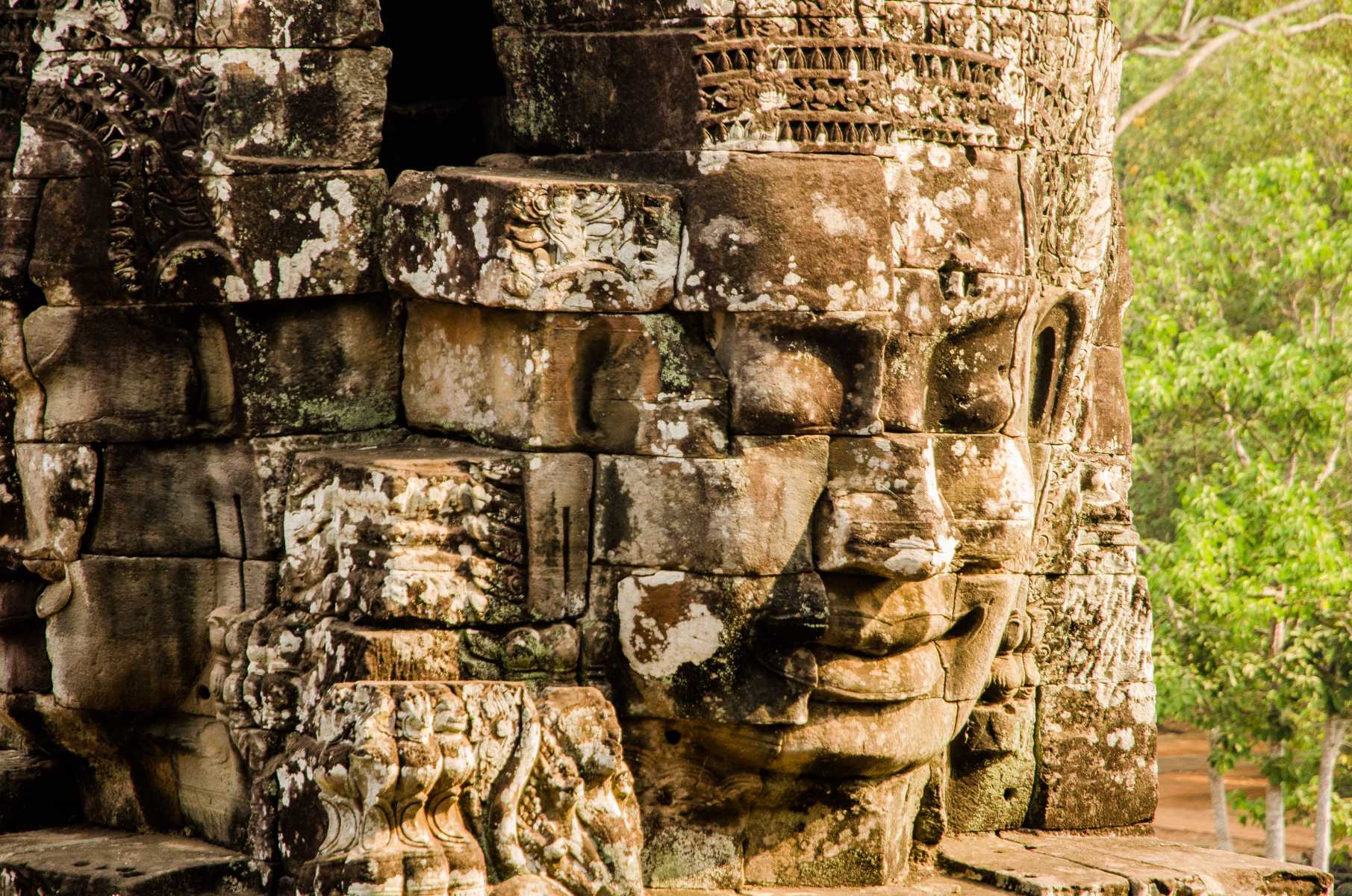 Cambodge - Angkor - Tour-visage au temple du Bayon, cité d'Angkor Thom