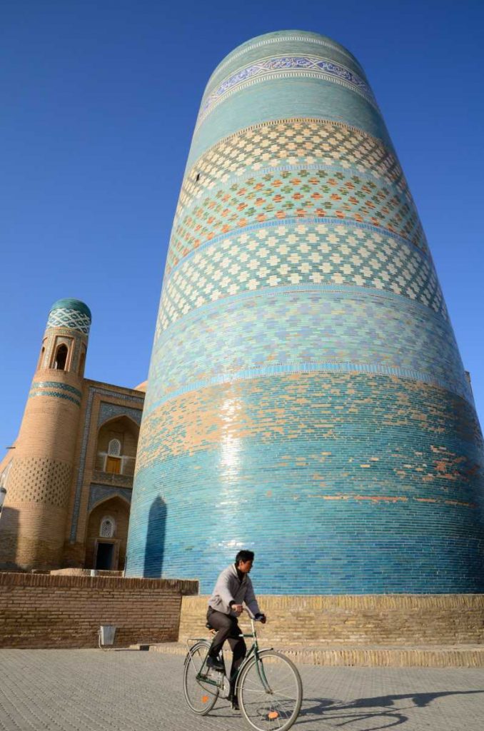 Ouzbekistan - Le minaret tronqué de Khiva, haut de 26 mètres