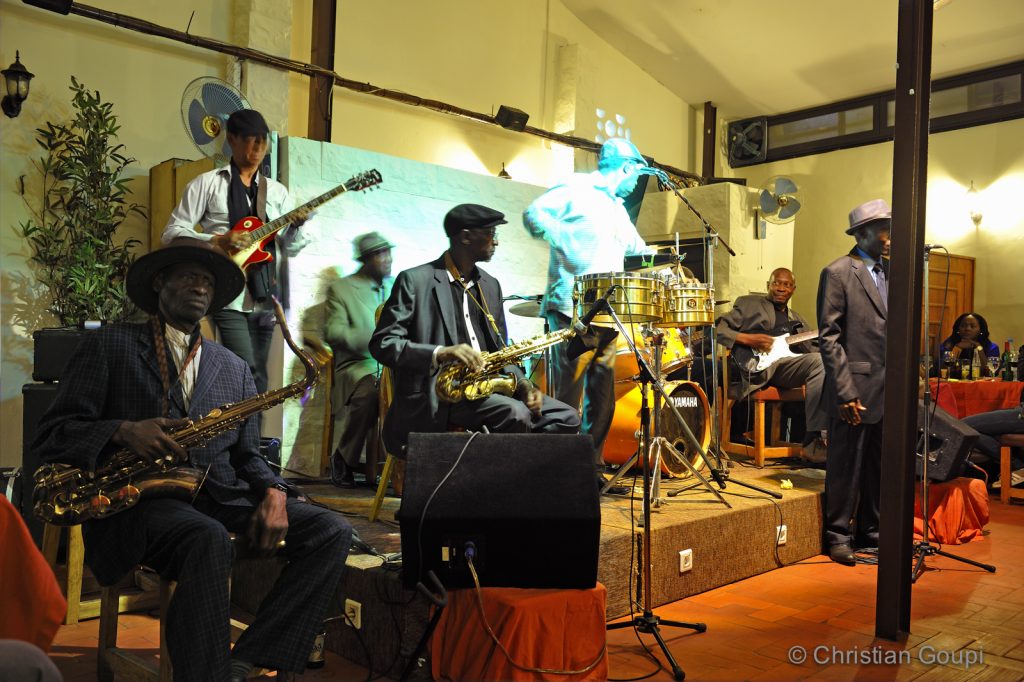 Sénégal - Dakar - Concert live et grillades chez Bazoff