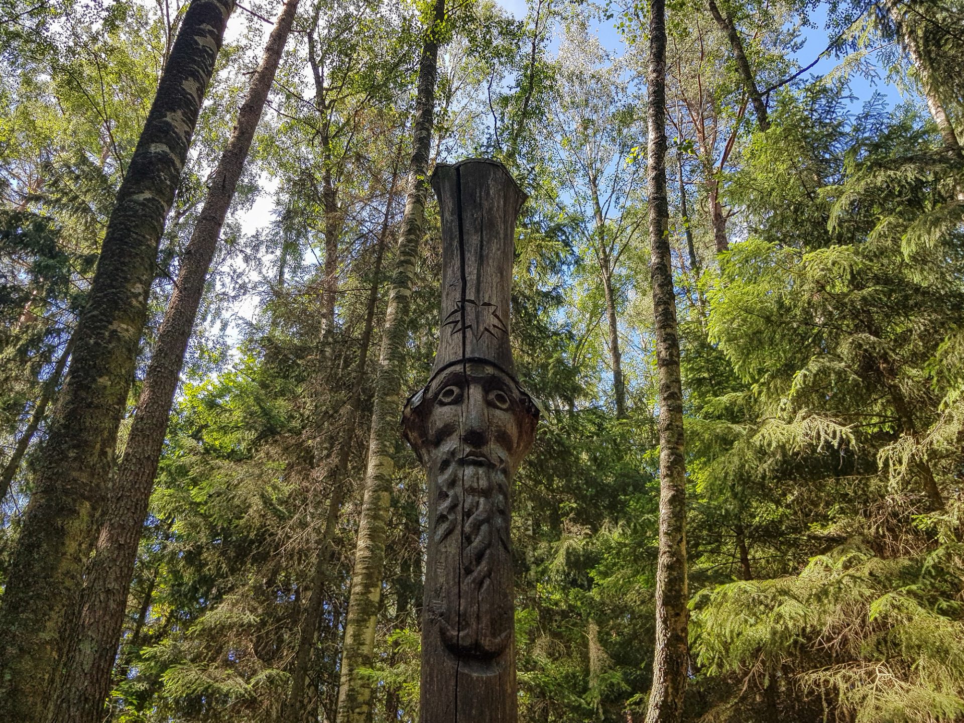 lituanie-isthme-de-courlande-juodkrante-colline-des-sorcieres-sculpture-legende