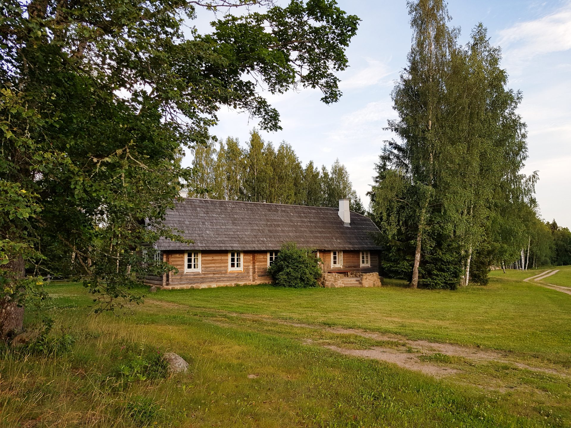 lituanie-parc-national-aukstaitija-miskikinises-gite-rural-cabane-rondins