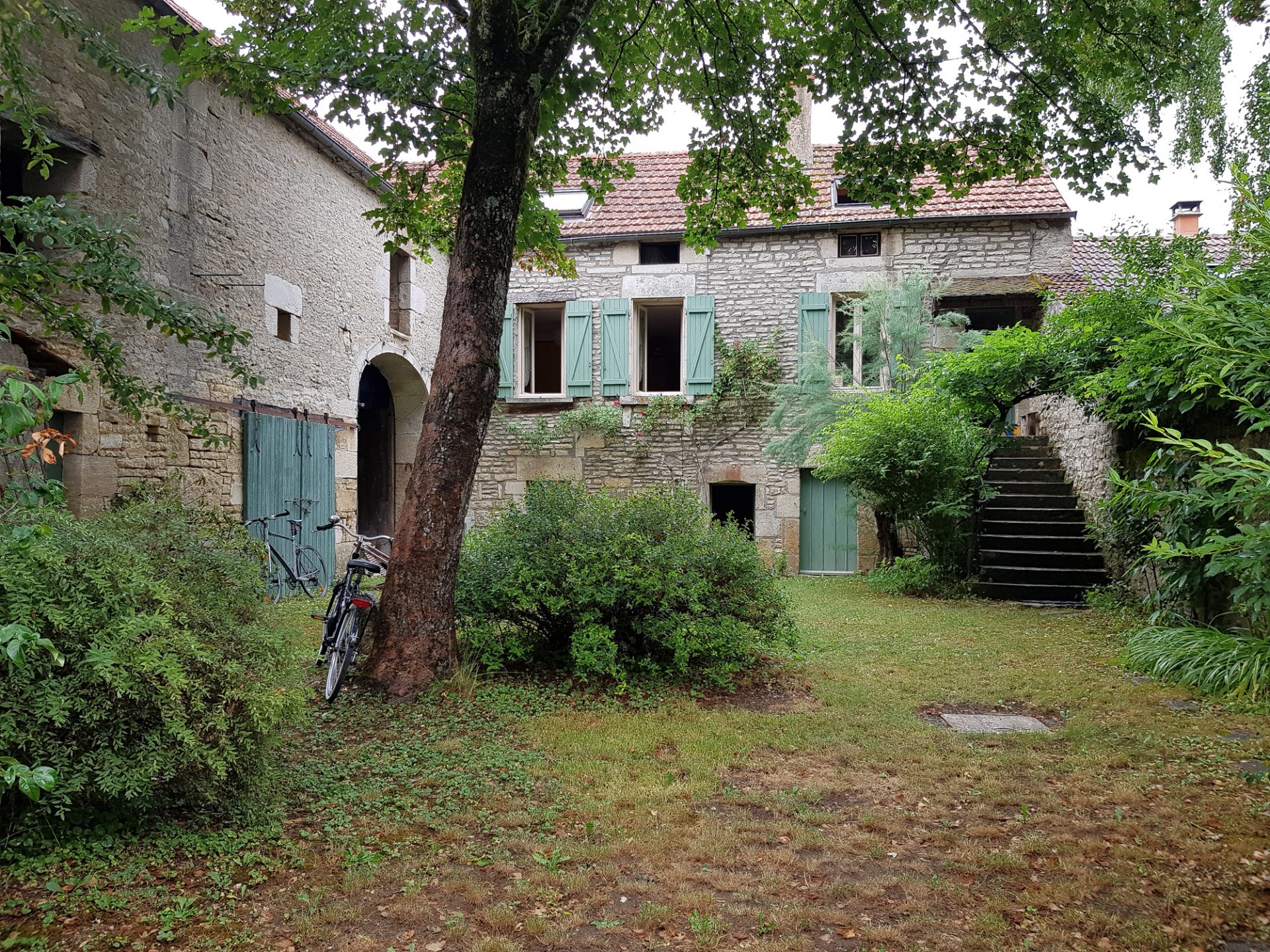 bourgogne-yonne-cry-sur-armancon-maison-de-coeur-jardin-grange-velos-samsung