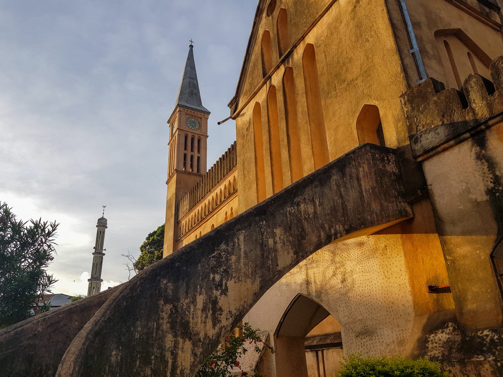 zanzibar-stonetown-eglise-anglicane-mosquee-place-ancien-marche-aux-esclaves