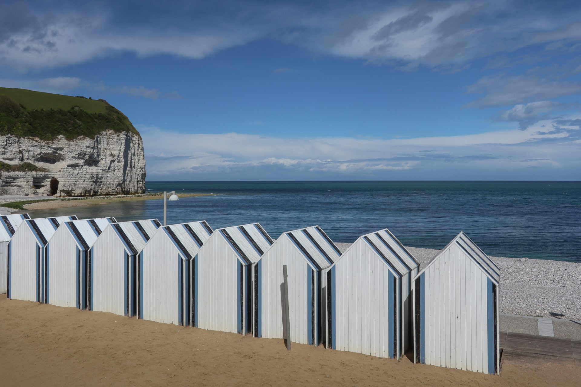 seine-maritime-cote-d-albatre-yport-cabines-de-bain-plage-falaise (1 sur 1)