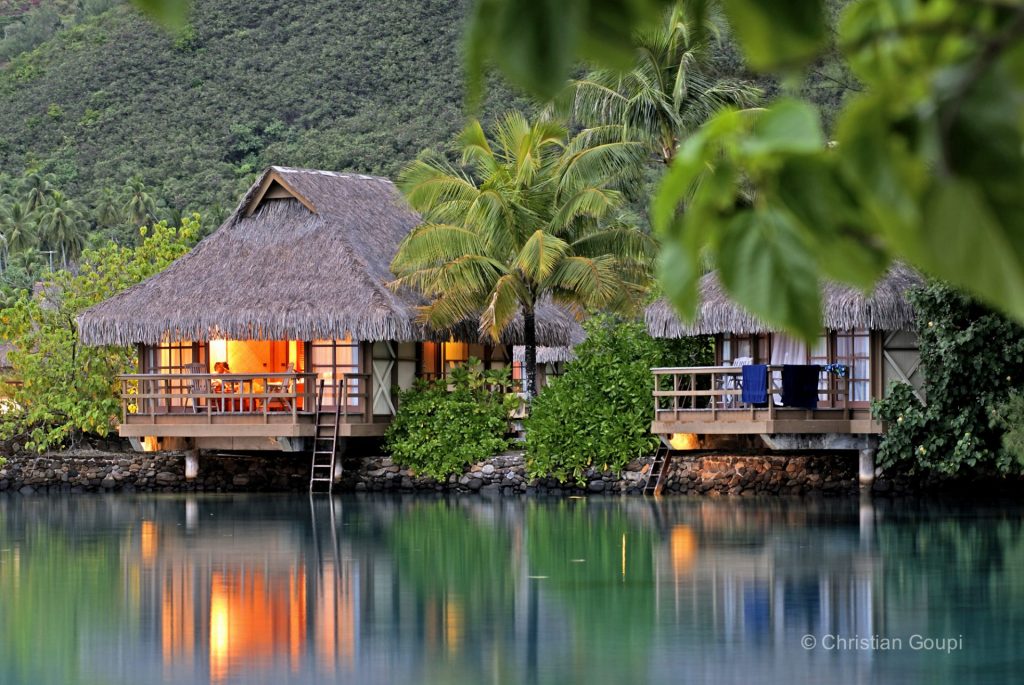 polynesie-francaise-moorea-sheraton-bungalow-sur-pilotis-photo-christian-goupi